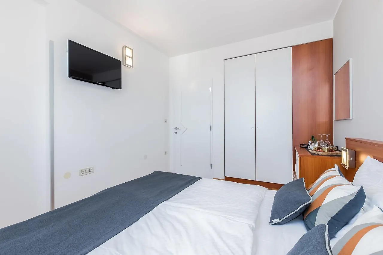 Villa Nada Lovran Guest house