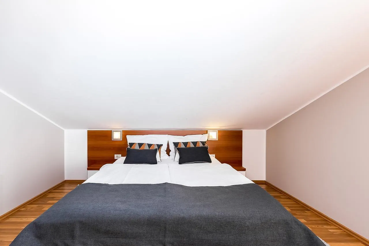Villa Nada Lovran Guest house