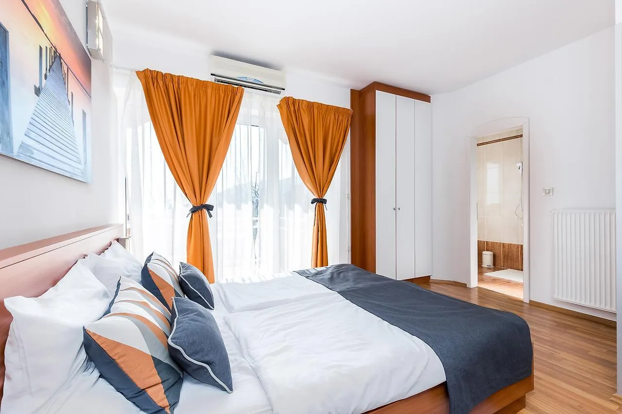 Villa Nada Lovran Guest house