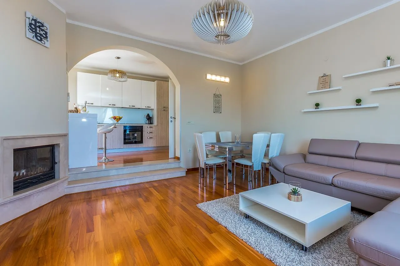 Villa Nada Lovran Guest house