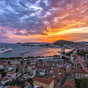 Teta Palmina 4*, Split Croatia